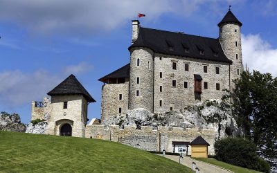 Zwiedzanie zamków Jury Krakowsko-Czestochowskiej
